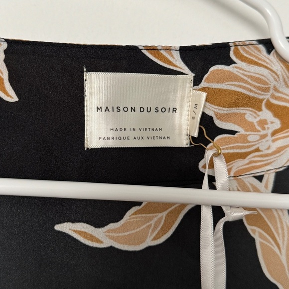 Maison Du Soir Kimono NWT Robe Gold Floral Size Small/Medium - Picture 4 of 10